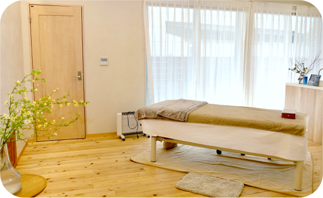 木を基調にした癒しの空間でゆったりとリラックス